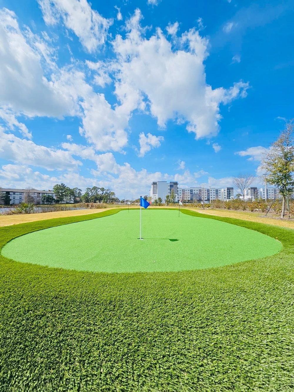Vista de las torres residenciales de Millenia Park